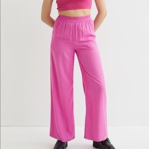 H&M high waisted pink trousers